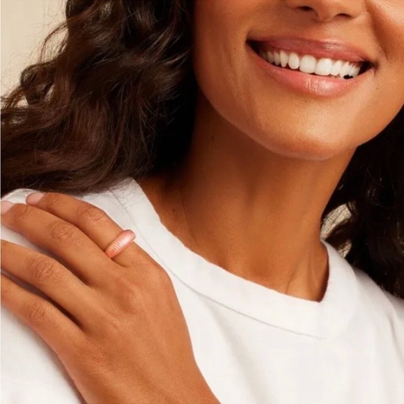 NWT Gorjana Catalina Enamel Ring in Pink and Gold in Size 5, 6, 7, and 9 - Picture 3 of 3